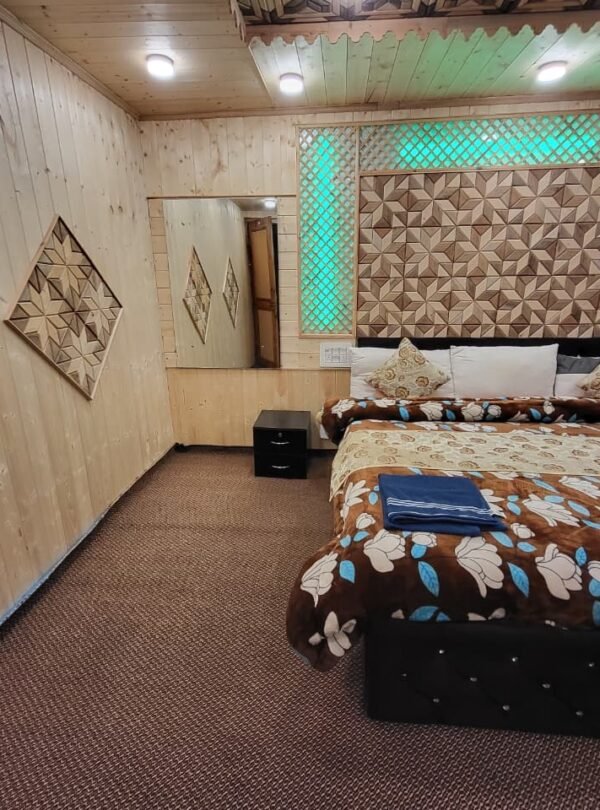 Kashmir Houseboat